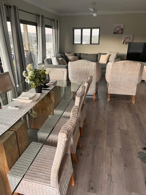 Aquila Chalet Phantom Views House in Knysna