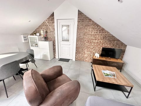 TV and multimedia, Living room, Dining area