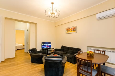 Living room, Evening entertainment