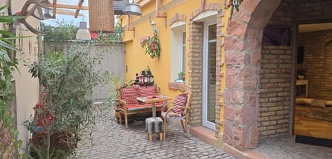 Patio, Day, Seating area
