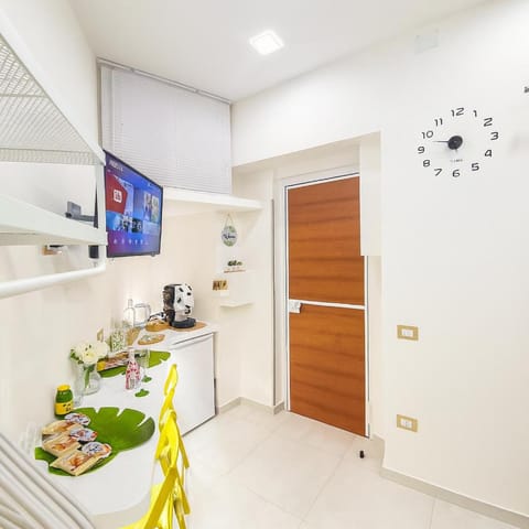 Coffee/tea facilities, minibar