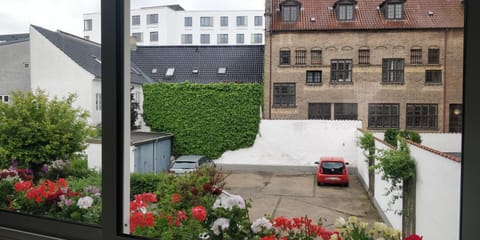 Townhouse with free parking Apartment in Aalborg