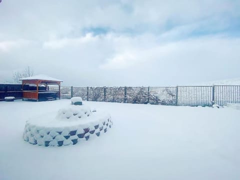 Cozy hideaway 30 miles to Mt Rose Ski, Tahoe/ Reno House in Reno