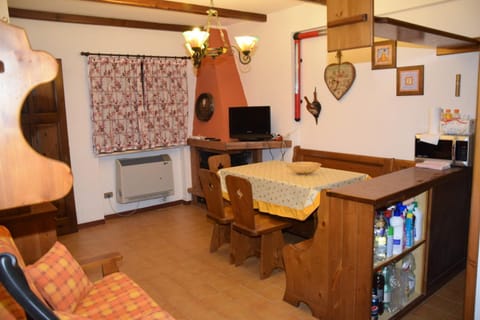 TV and multimedia, Living room, Dining area, Evening entertainment