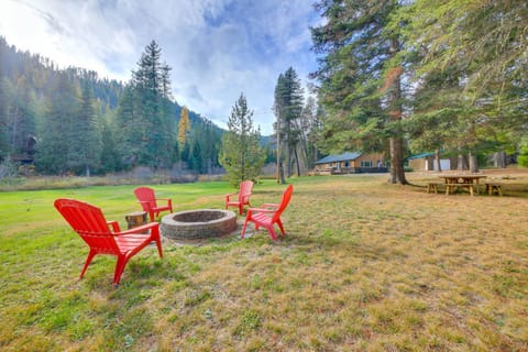 Scenic Priest Lake Vacation Rental Deck and Views! House in Priest Lake