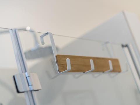 Shower, Bathroom, towels