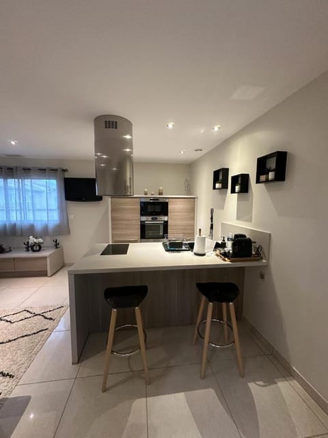 TV and multimedia, Kitchen or kitchenette, Dining area, hair dresser, minibar