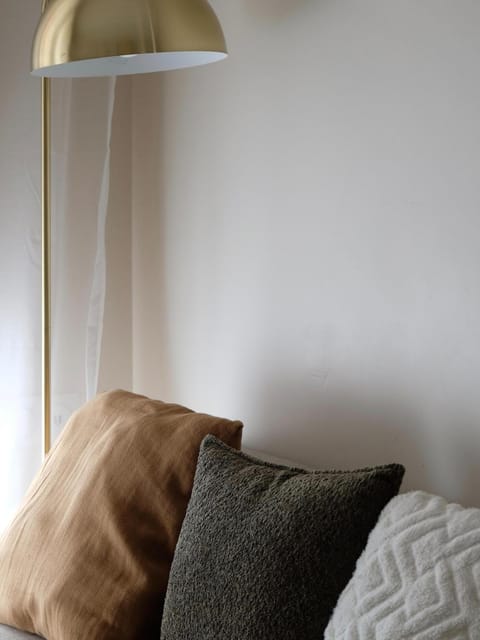 Heart of Antibes 3 BBedroom Queen beds AC Parking Apartment in Antibes