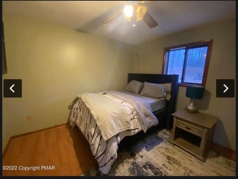 Bed, Photo of the whole room, Bedroom, fireplace