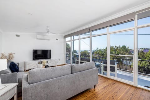 TV and multimedia, View (from property/room), Balcony/Terrace, Living room, Seating area, fireplace, air conditioner