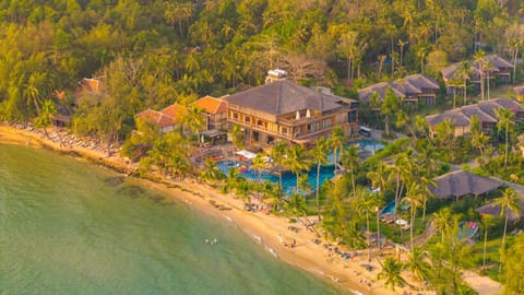 Property building, Day, Natural landscape, Bird's eye view, Beach, Sea view