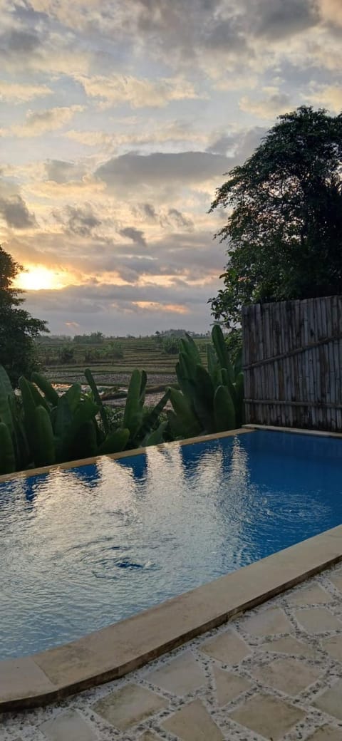 LA MEDDIAN SUNSET VIEW , private 1 bed room Villa in Sukawati