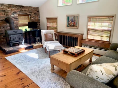 Game Room, Seating area, flat iron