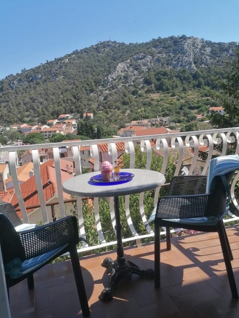 View (from property/room), Balcony/Terrace, Mountain view