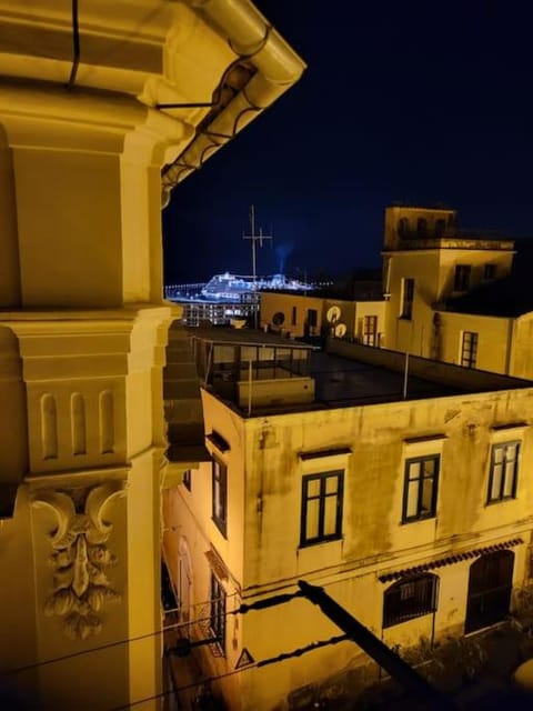 Night, View (from property/room), City view