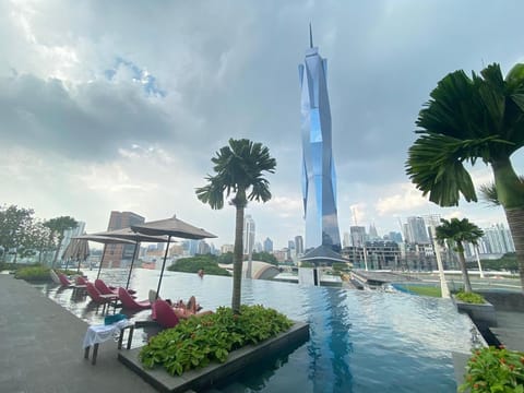Day, City view, Pool view, Swimming pool, sunbed