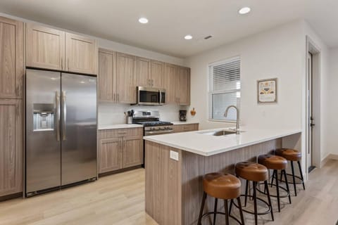 Swede Escape #5 townhouse House in Santa Clara