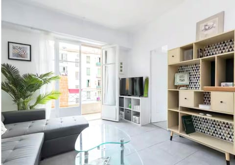 Communal lounge/ TV room, Living room, Seating area