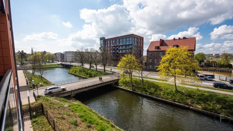 Neighbourhood, Balcony/Terrace, River view, Location