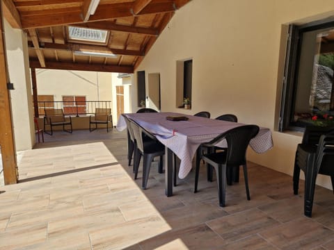 Seating area