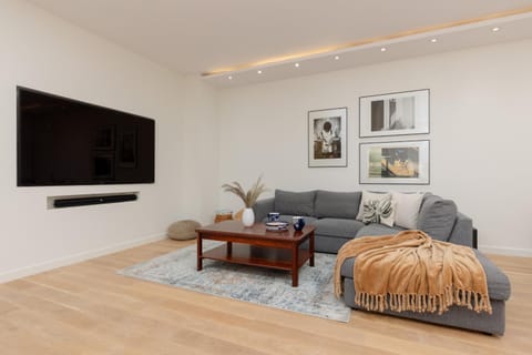 Communal lounge/ TV room, Living room