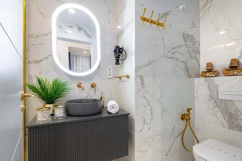 Shower, Bathroom, towels