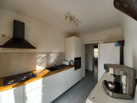 Coffee/tea facilities, Kitchen or kitchenette, dishwasher, minibar, pet friendly, stove, toaster