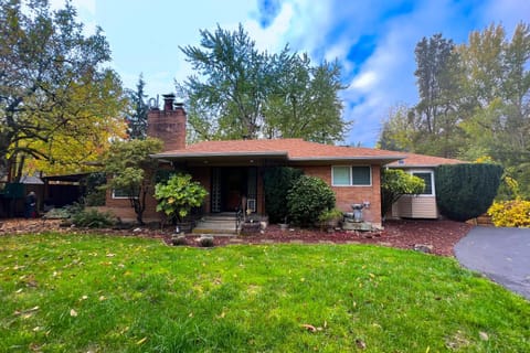 Historic SW Portland Sanctuary House in Tigard