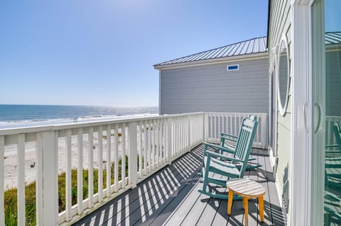 Oceanfront Murrells Inlet Home with Beach Access! House in Garden City