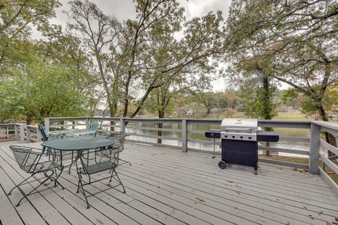 Spacious Hot Springs Lakehouse on Lake Hamilton! House in Rockwell