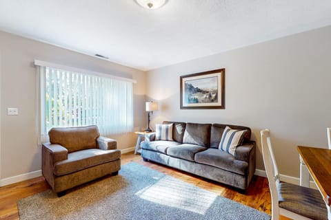 Oak Grove Getaway House in Lake Oswego