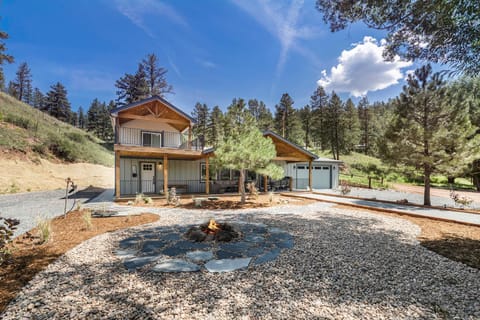 Welcome! 4 bedroom (6 bed) 3 bath River House House in Colorado