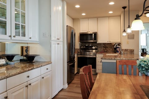 Kitchen or kitchenette, kitchen