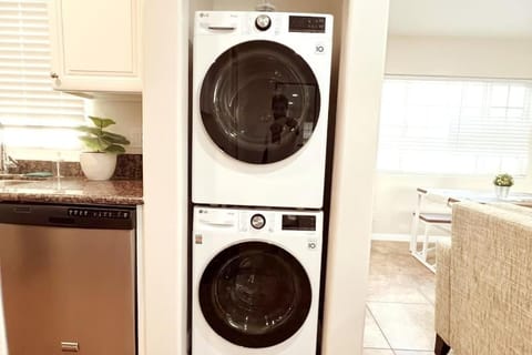 Historical Beach Bungalow Steps Away From Sand #5 Apartment in Balboa Peninsula