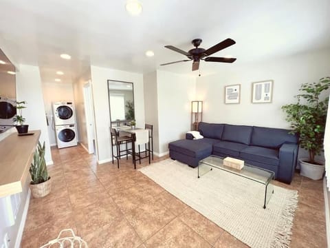 Beach Bungalow #3 in Newport Beach (A/C Included) Apartment in Balboa Peninsula