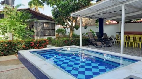 Garden, Hot Tub