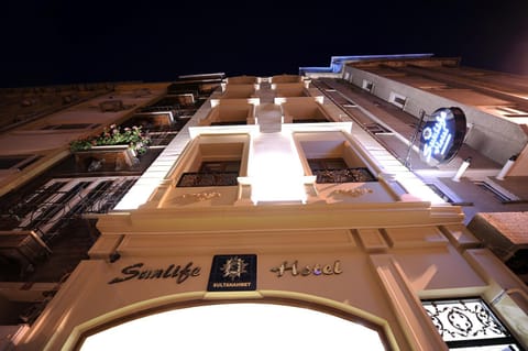 Facade/entrance, Night, Animals