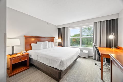 Independence Stay Hotel & Suites Hotel in Door County