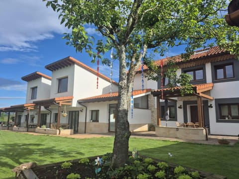 Property building, Facade/entrance, Garden
