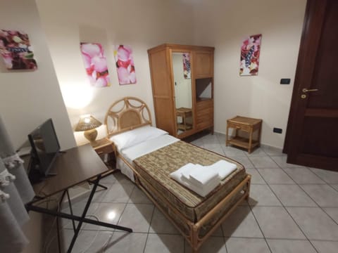 Bed, Bedroom, towels, wardrobe