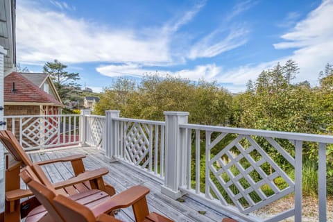 Coast On Inn House in Lincoln City