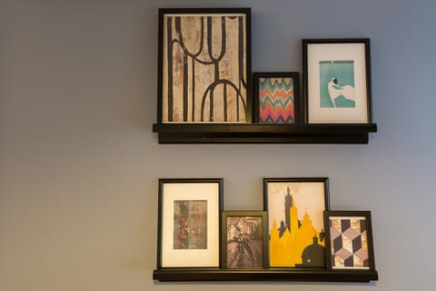 Decorative detail, Seating area, Dining area