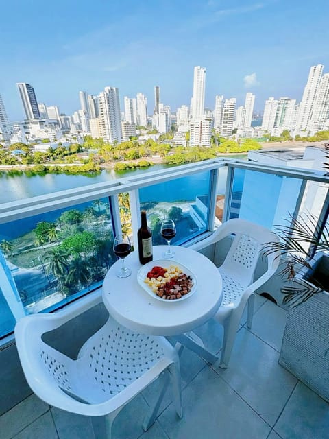 View (from property/room), Balcony/Terrace, City view, Sea view