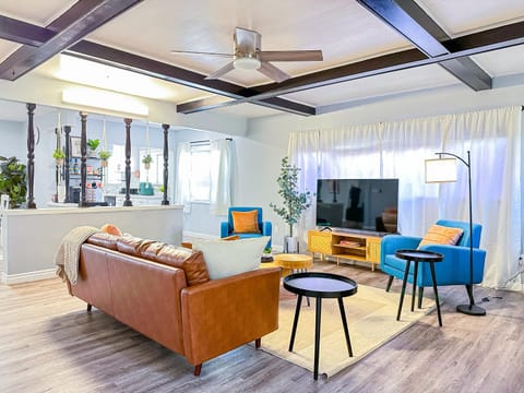 Communal lounge/ TV room, TV and multimedia, Living room