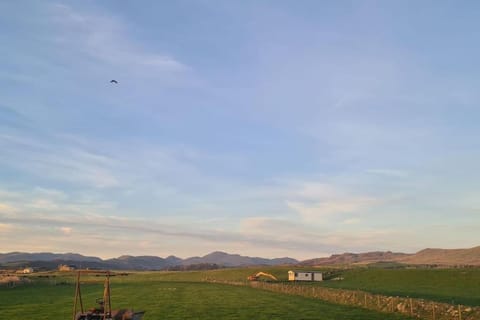 Tarn Bay Retreat- Sea- Fells- Beach- Views-Farm House in Copeland District