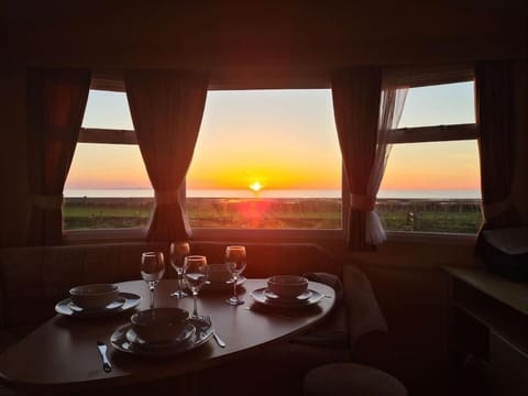 Tarn Bay Retreat- Sea- Fells- Beach- Views-Farm House in Copeland District