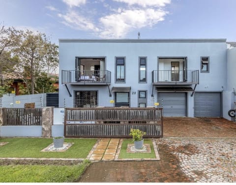Property building, Facade/entrance, Parking