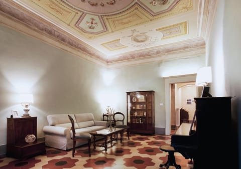 Library, Lounge or bar