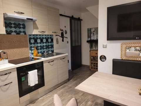 TV and multimedia, Dining area, oven, pet friendly, stove