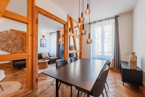 Living room, Dining area